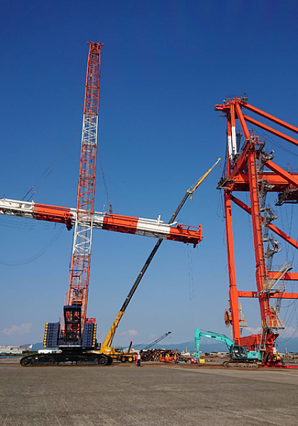 コンテナクレーン