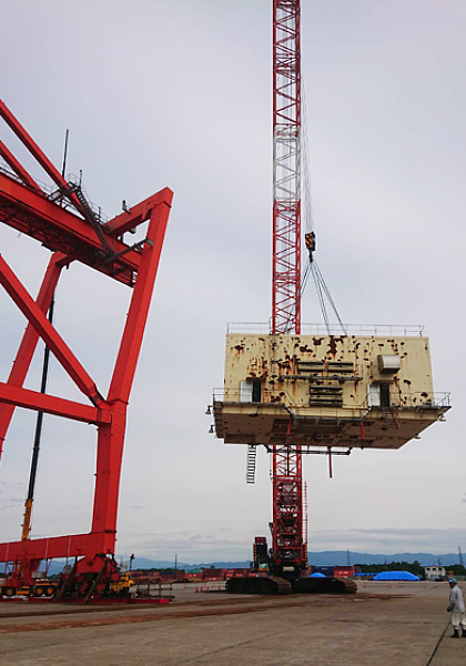 コンテナクレーン